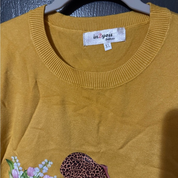 Yellow Paris Graphic Women's Sweater - Picture 3 of 4